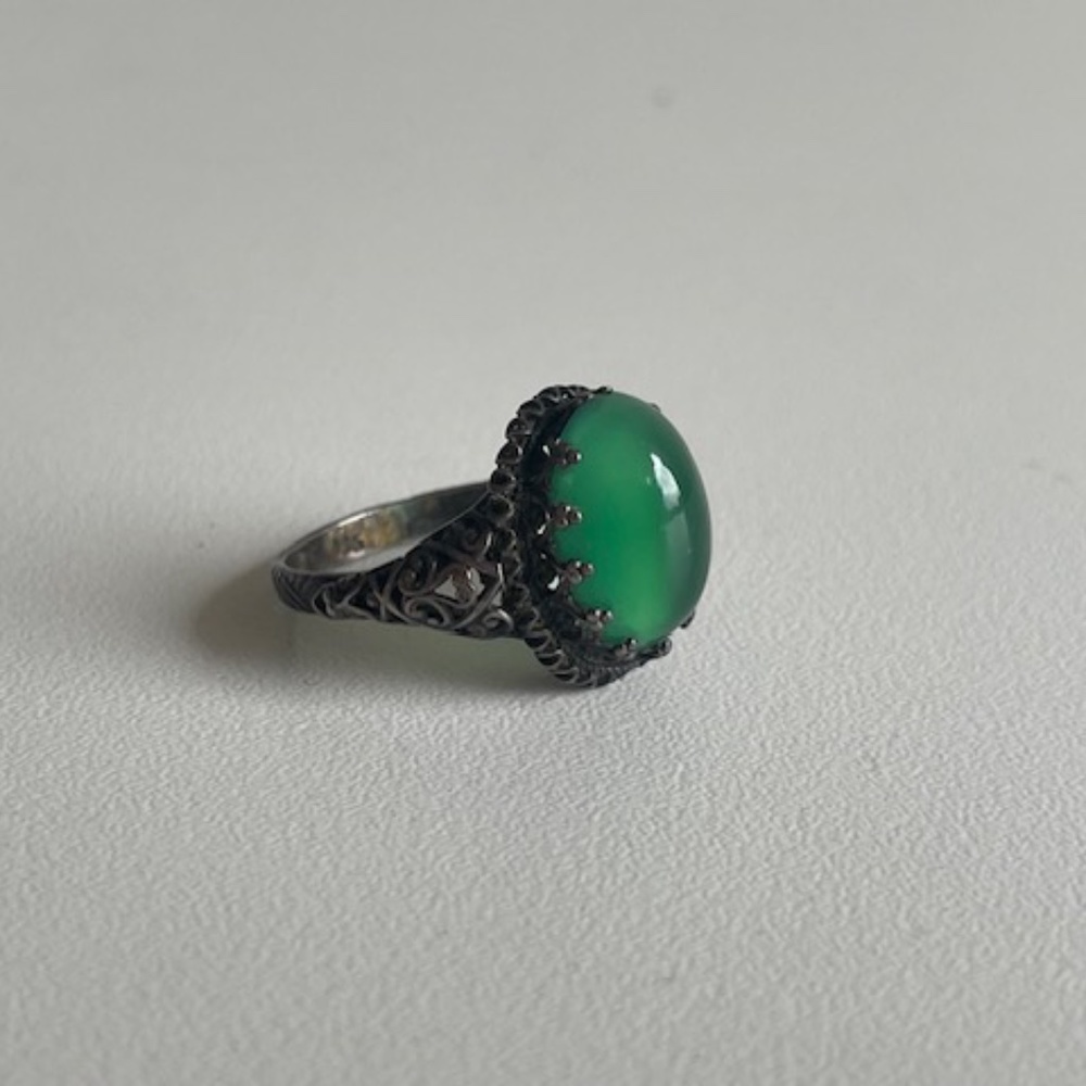 ❌ SOLD ❌  Antique Edwardian Green Chrysoprasse Cabochon Ring